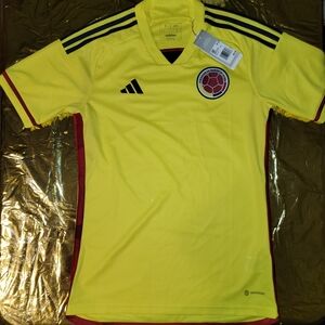 2022-23 Men’s Adidas Colombia National Team Home Soccer Jersey Small